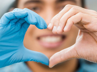 Arzt-Patient-Herz-240982430-AS-LIGHTFIELD-STUDIOS