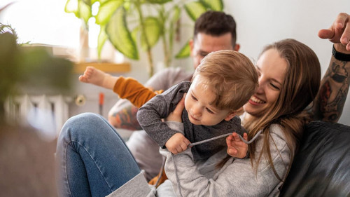 Familie-416563283-AS-pikselstock