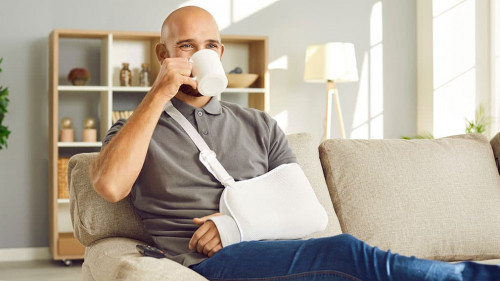 Mann-Gips-Sofa-473989874-AS-Studio-Romantic