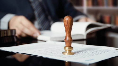 Anzugtraeger-Stempel-170547737-AS-Proxima-Studio