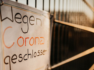 Wegen-Corona-geschlossen-333781682-AS-Danny