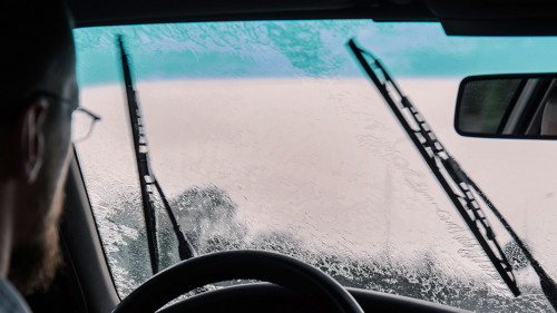 Fahrer-Scheibenwischer-2607059-AS-StockSnap