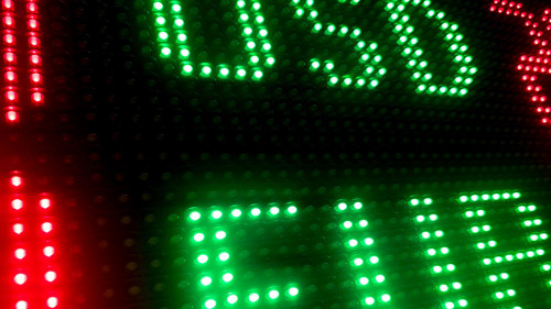 Rate of foreign currencies on the LED scoreboard, close-up