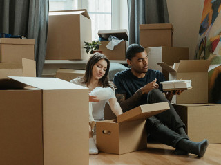 Paar-Einzug-4569372-PX-cottonbro-studio