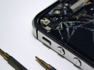 Smartphone-kaputt-2023-US-juvnsky