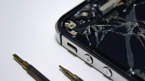 Smartphone-kaputt-2023-US-juvnsky