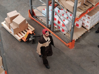 Warenlager-Arbeiter-4481259-PX-Tiger-Lily