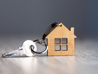 house model and house key