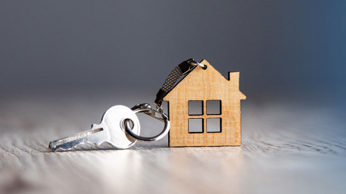 house model and house key