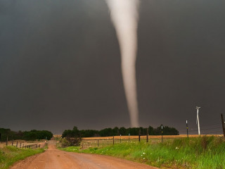 Strong tornado in Kansas
