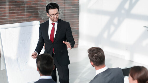 businessman and business team discussing the presentation of the new project