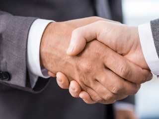 Handshake-151247938-DP-DmitryPoch