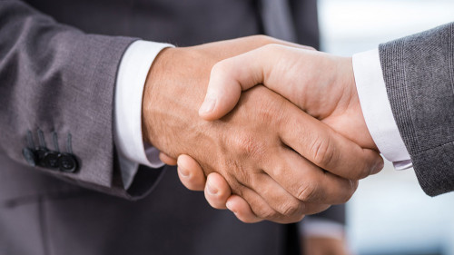 Handshake-151247938-DP-DmitryPoch