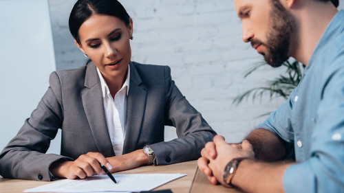 Anwaeltin-Klient-398038806-DP-VitalikRadko