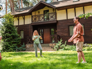 Familie-Ferienhaus-491481426-DP-HayDmitriy