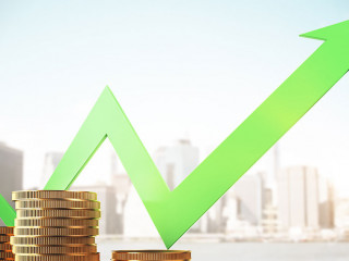 Golden coin and green arrow