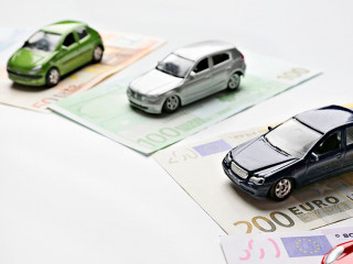 Autos-Geldscheine-51060199-AS-pitb-1