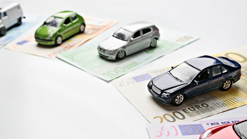 Autos-Geldscheine-51060199-AS-pitb-1