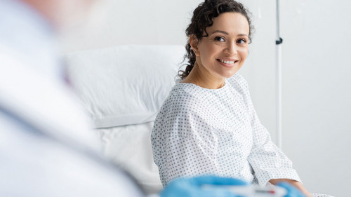 Arzt-Patientin-464960062-DP-HayDmitriy