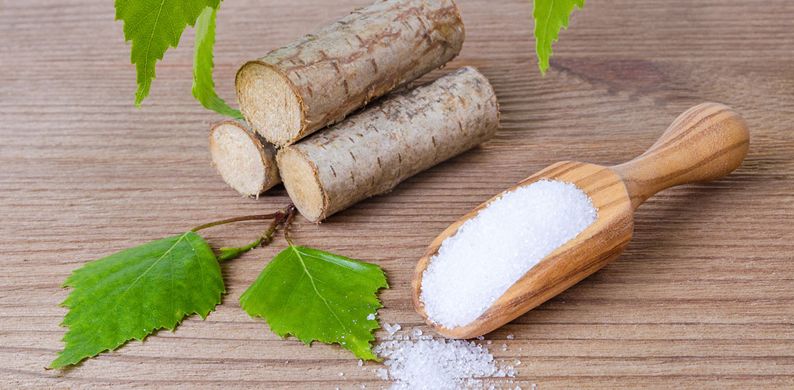 sugar substitute xylitol, scoop with birch sugar, liefs and wood