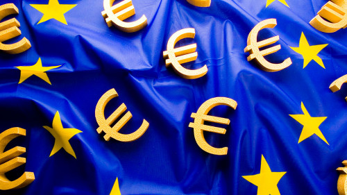 Europa-Flagge-Euro-Symbole-30731679-DP-JanPietruszka