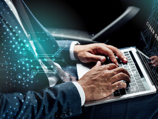 Anzugtraeger-Laptop-308529334-DP-IgorVetushko