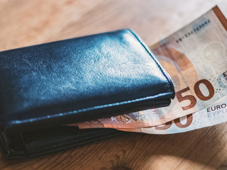 Portmonee mit Geldscheinen