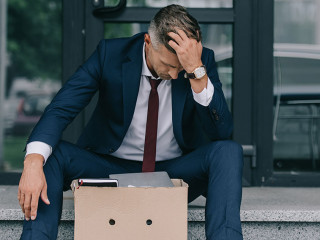 Anzugtraeger-entlassen-282592256-DP-AndrewLozovyi