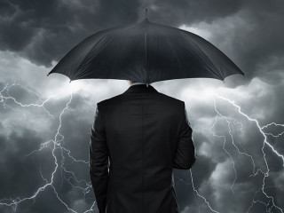 Anzugtraeger-Gewitter-Schirm-22898428-DP-Rangizzz