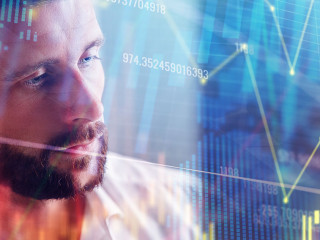 Anzugtraeger-Boerse-191922752-DP-peshkova