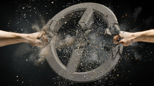 Haende-zerschlagen-Verbotssymbol-187978520-DP-SergeyNivens