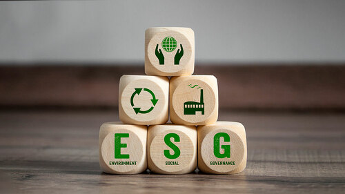 ESG-Wuerfel-536141194-DP-stockwerk-fotodesign
