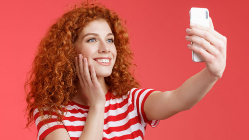 Frau-Selfie-6930087-PB-mahbubhasan2550