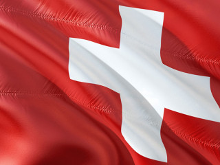 Schweiz-Flagge-2684766-PB-jorono