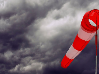 Sturmsack, aufkommendes Gewitter mit Sturm - Konzept