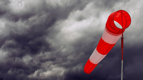 Sturmsack, aufkommendes Gewitter mit Sturm - Konzept