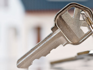 Haus-Schluessel-8198648-DP-mblach