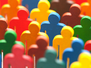 Bunte-Figuren-158790732-DP-sqback