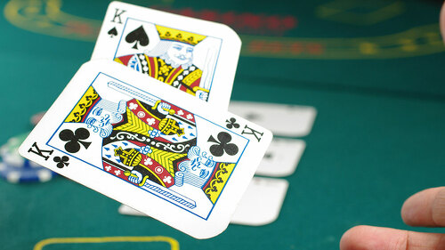 Hand-Pocket-Kings-XbATcoTQ-US-Michal-Parzuchowski