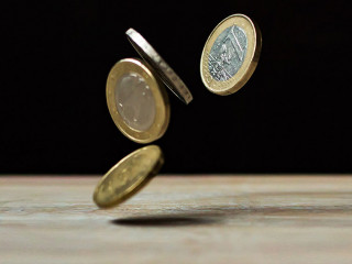 Euro-Muenzen-fallen-1660456-PB-Jakob_F