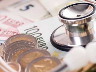 Bargeld-Stethoskop-41721601-DP-photographyMK