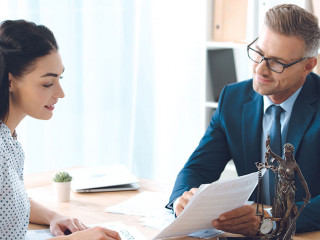 Anwalt-Mandantin-220266430-DP-AndrewLozovyi