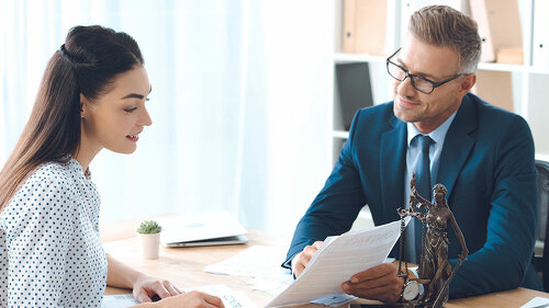 Anwalt-Mandantin-220266430-DP-AndrewLozovyi