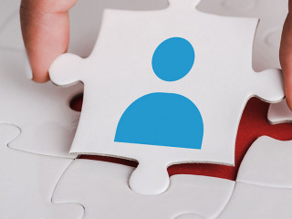 Hand-Puzzle-Kopf-271600686-DP-AndrewLozovyi