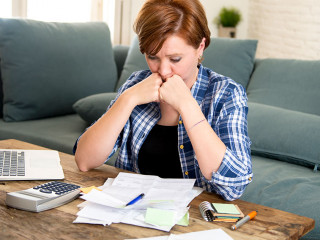 desperate woman banking and accounting home monthly and credit c