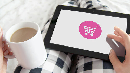 Frau-Tablet-Shopping-4000414-DP-justynafaliszek