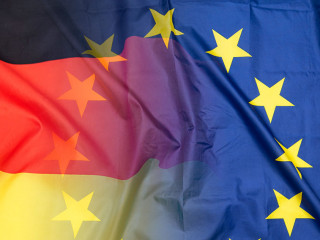 Deutschland-Europa-Flagge-393846014-DP-Savvatexture