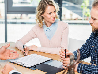 Paar-Anwalt-174273804-DP-alebloshka