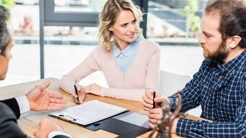 Paar-Anwalt-174273804-DP-alebloshka