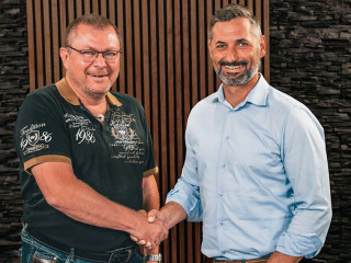 Loeffler-Henkies-2024-blau-direkt